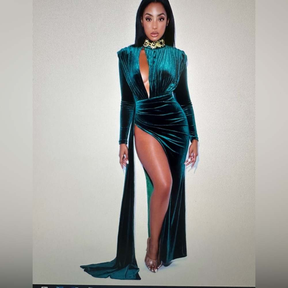Hollywood Glam Emerald Green Gown